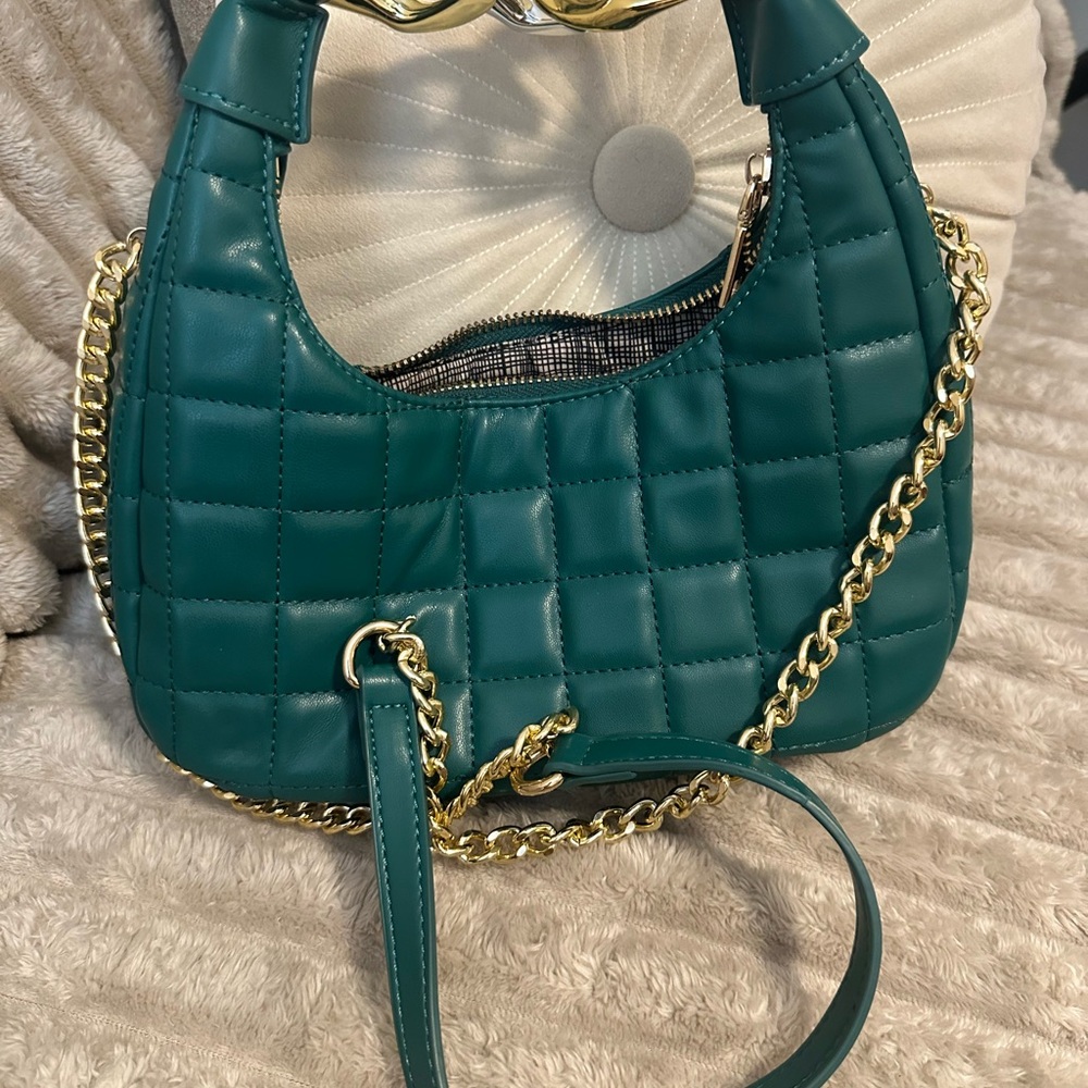 Elegant Teal Quilted Handbag with Gold Chain